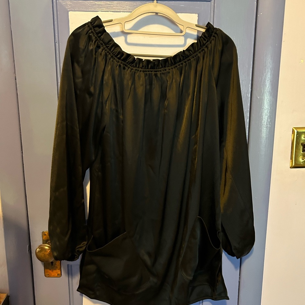 St. John Boutiques dressy top